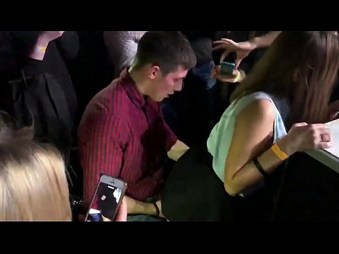 ❤️ Sex real într-un club de noapte rusesc. O rusoaică de 18 ani în anus și vagin futută într-un club de noapte ❤️❌   at ro.com-porn-hat.ru